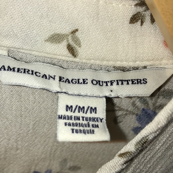 AEO Long Sleeve Light Floral Blouse size Medium - Picture 3 of 7